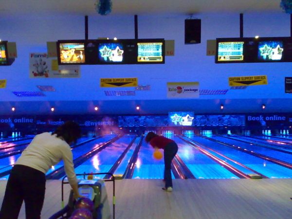 The smartass wife bowling